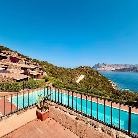Punta Est - Trilo Corallo Piscina E Vista Mare *